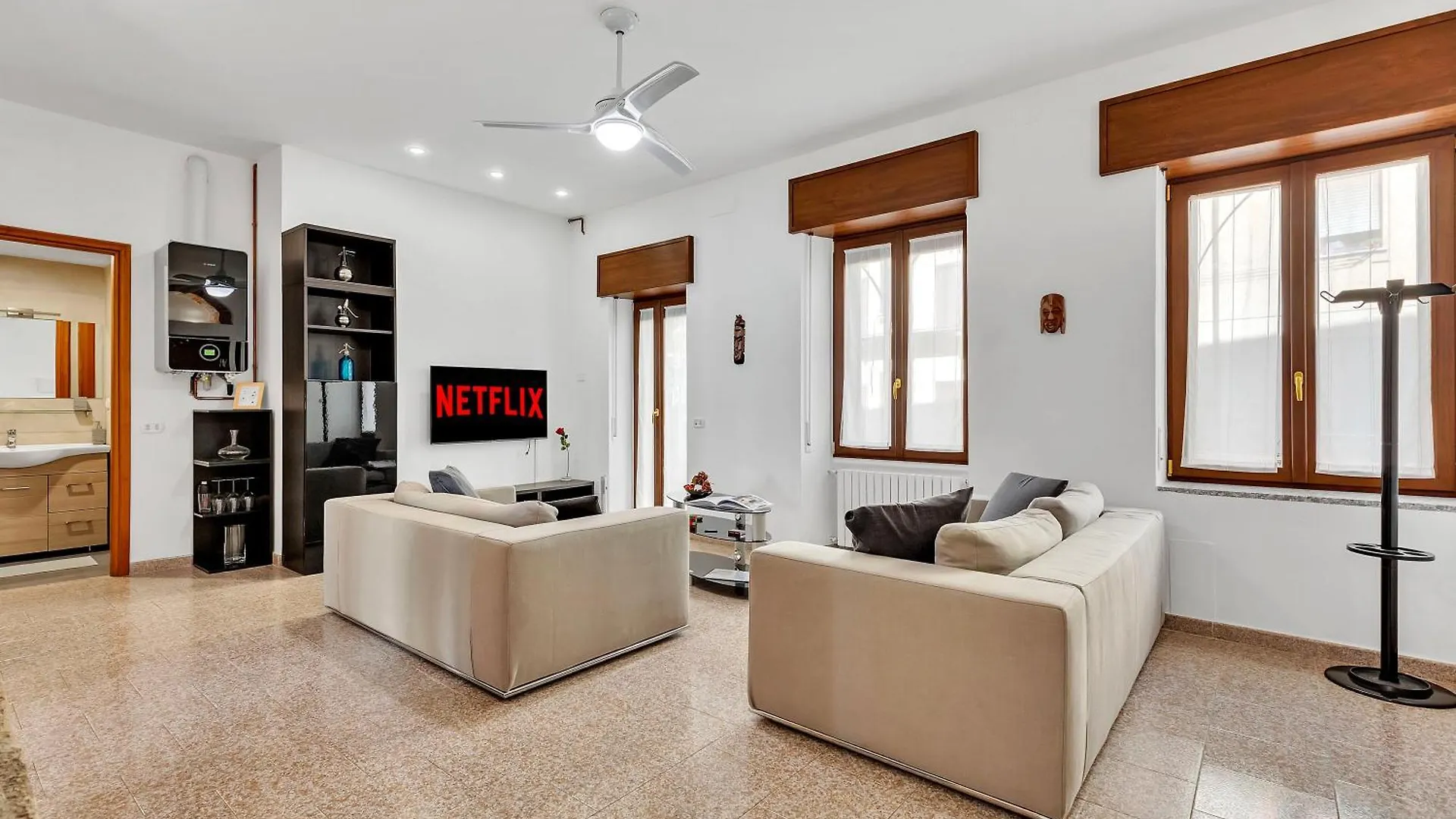 Charming & Bright In The Heart Of Milan - Balcony Apartment