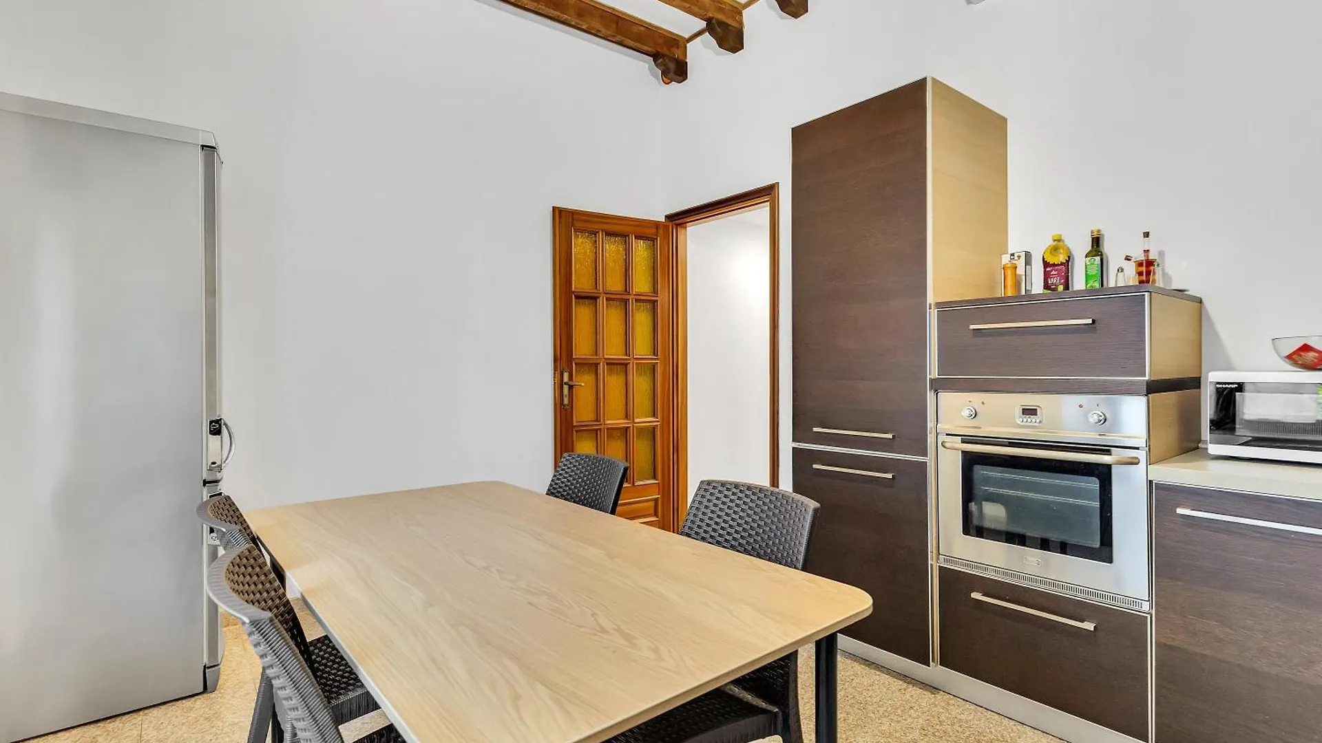 Charming & Bright In The Heart Of Milan - Balcony Apartment Italy