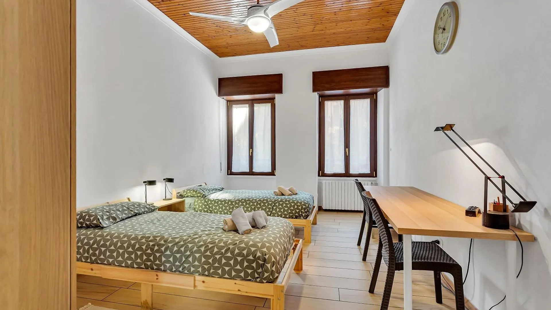 Charming & Bright In The Heart Of Milan - Balcony Apartment Italy